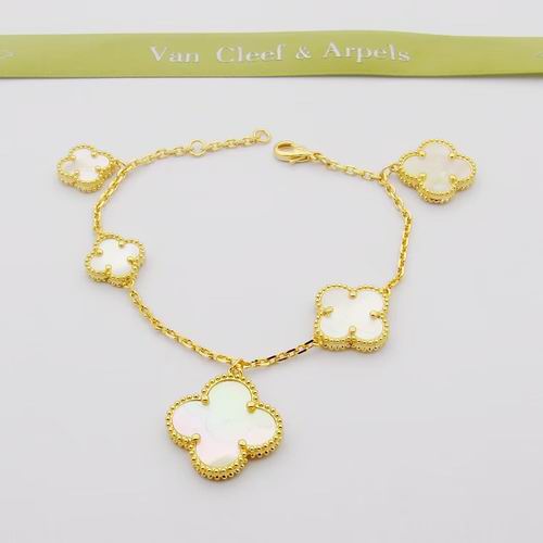 Ivory Clover Luxe Bracelet