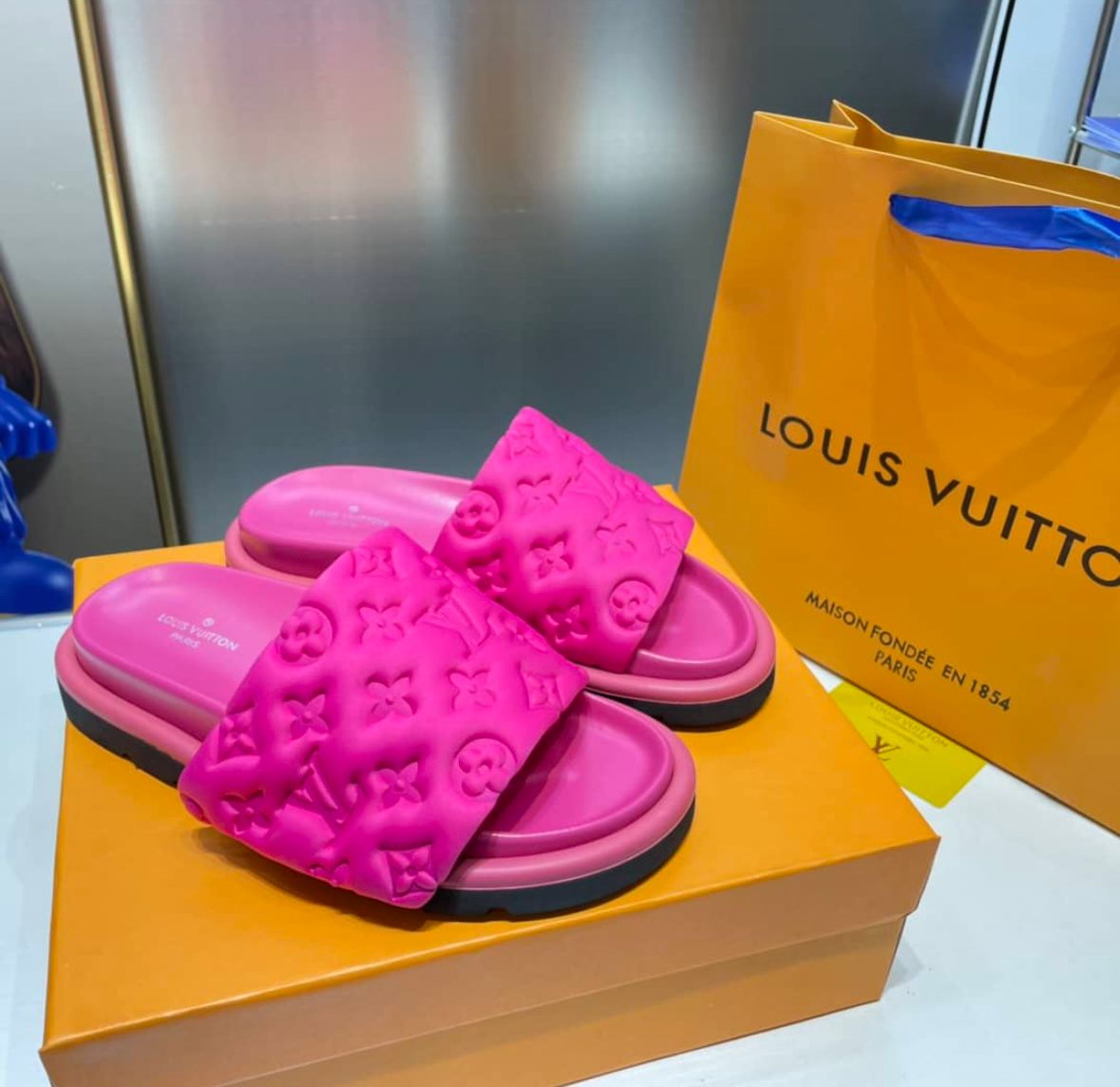 Luxe Cloud Slides