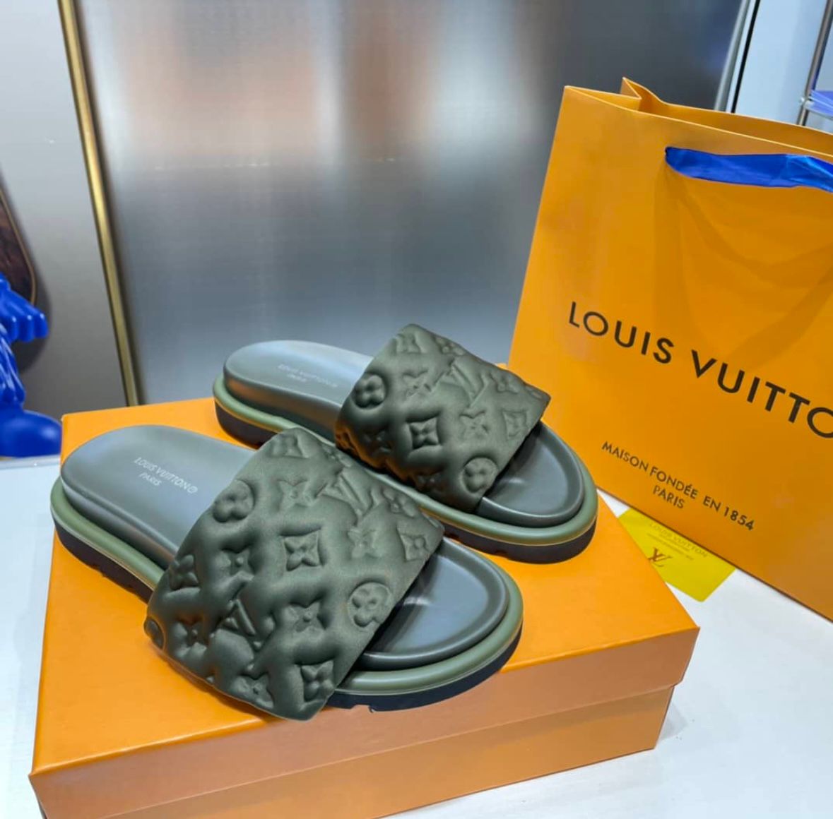Luxe Cloud Slides