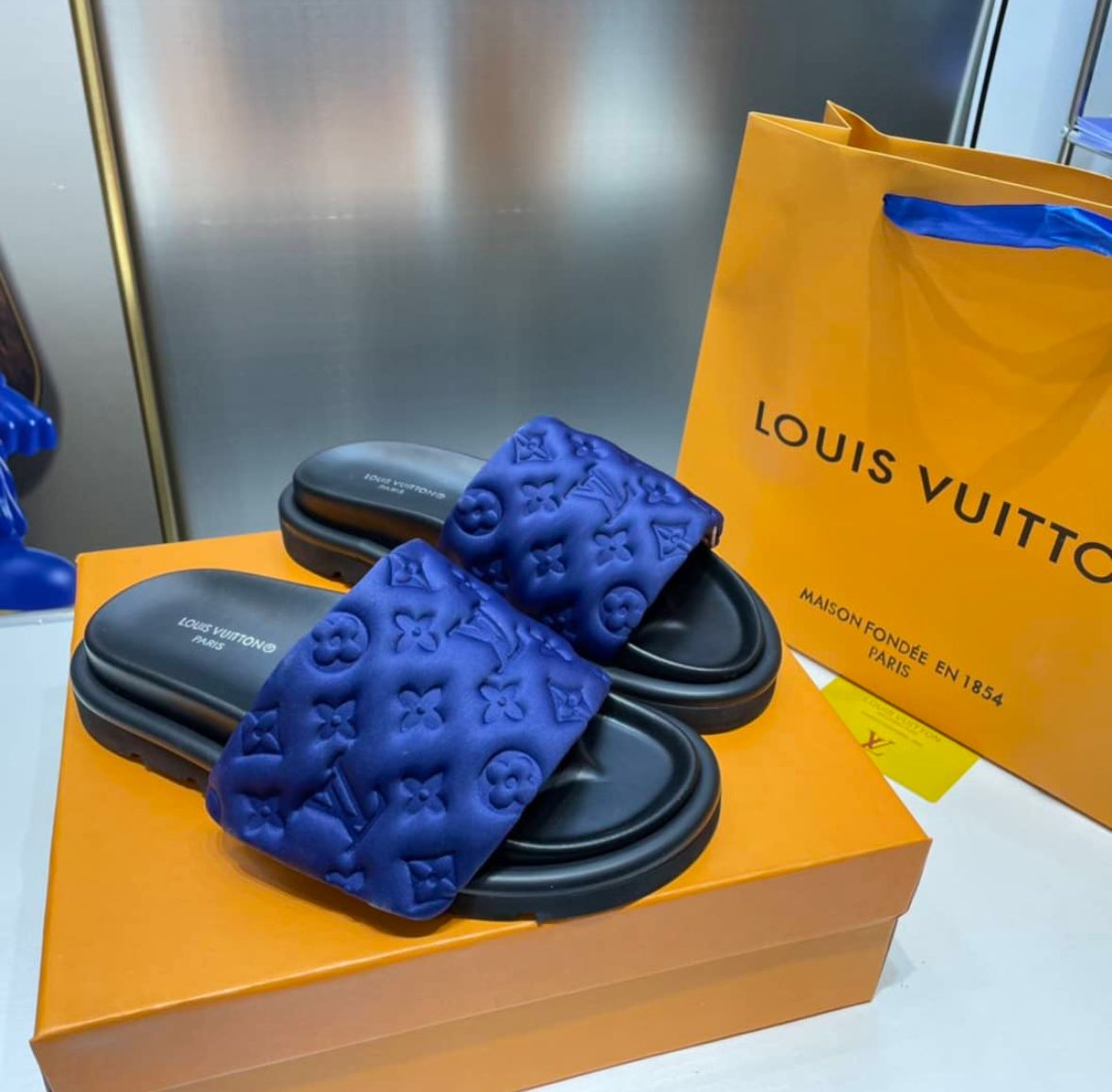 Luxe Cloud Slides