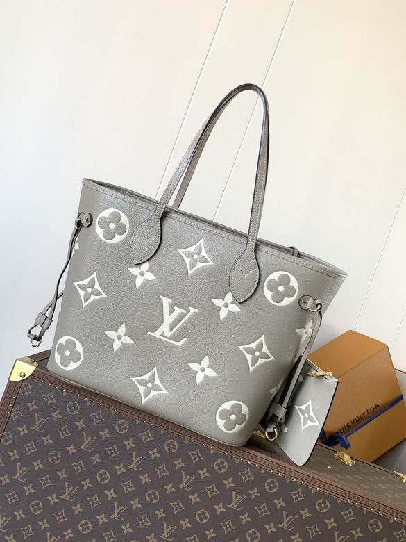Signature Luxe Everyday Tote