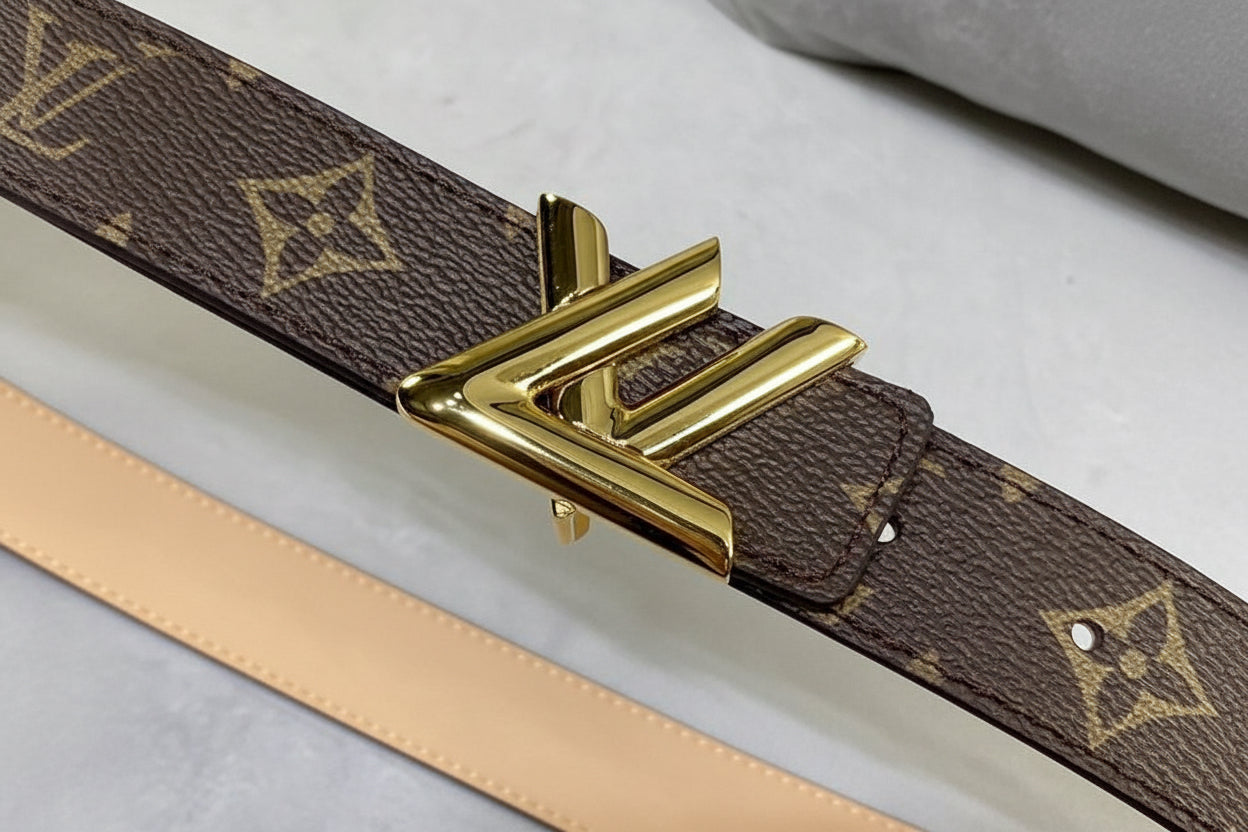 Monogram Luxe Signature V Buckle